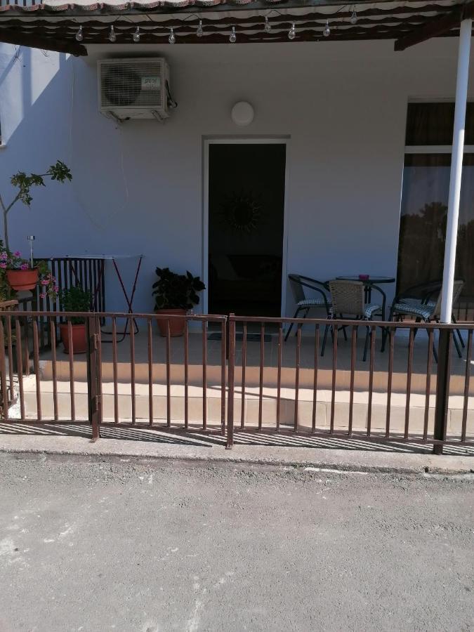Hamboula Apartment Polis Ngoại thất bức ảnh